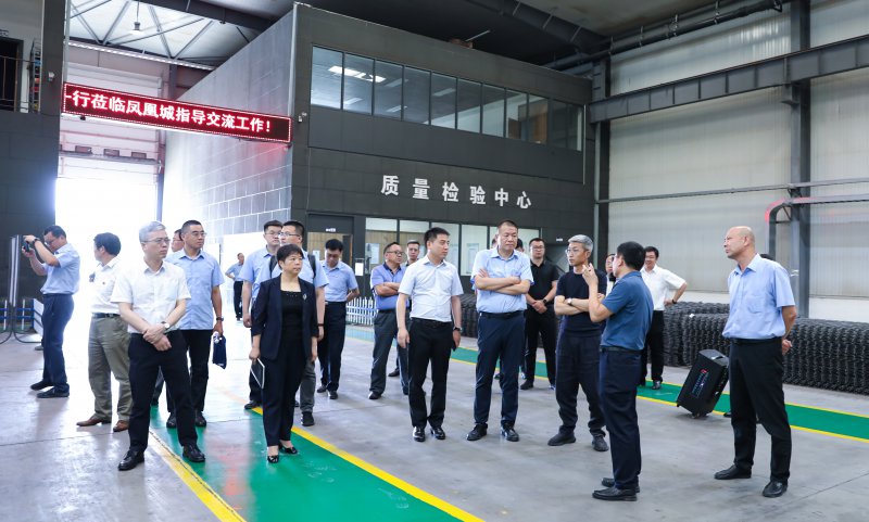 寶鋼集團(tuán)八一鋼鐵有限公司吳彬董事長(zhǎng)一行蒞臨鳳凰城公司指導(dǎo)交流